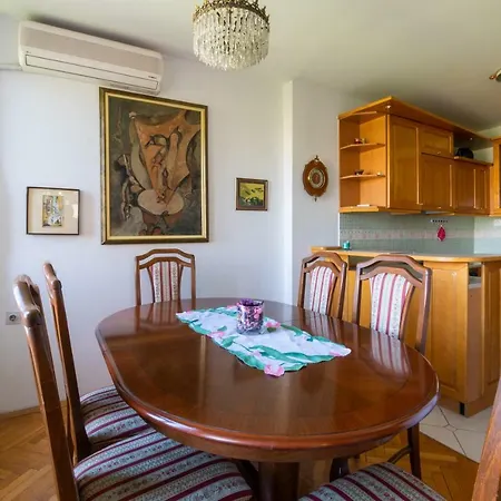 Apartman Economy ǀ 2br ǀ 6 People ǀ Parking ǀ Main Location *